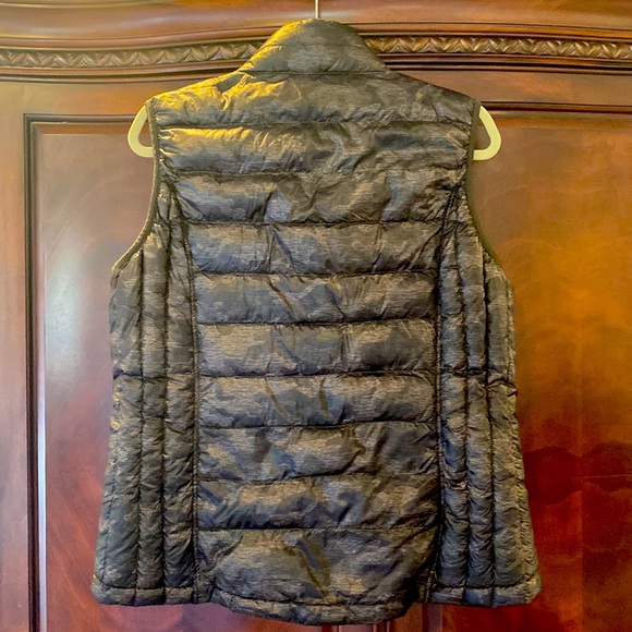 Weatherproof quilted vest. - Picture 3 of 8